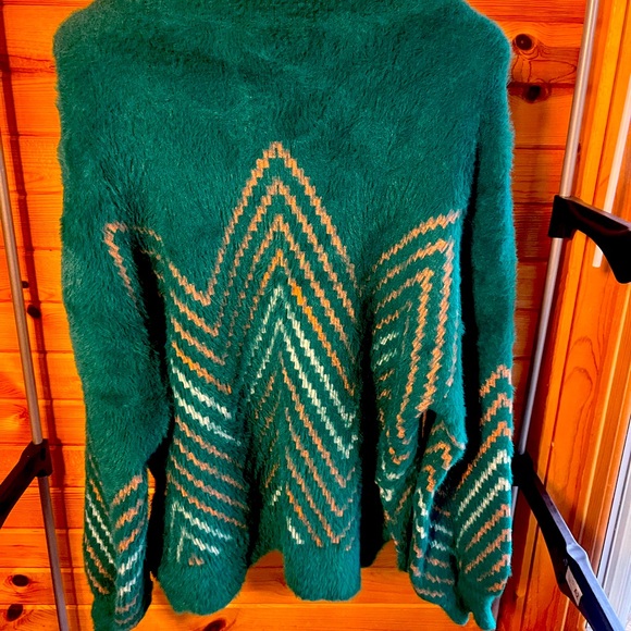 😍Arula Turquoise Chevron Sweater😍 - Picture 8 of 16